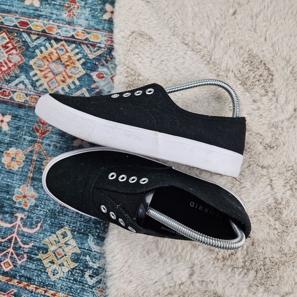 Torrid Black Canvas No Laces Slip On Sneaker WOmen US 8 - Picture 4 of 12
